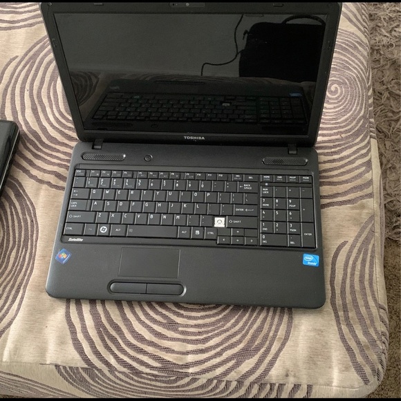 Two computers, both work! - Picture 4 of 4